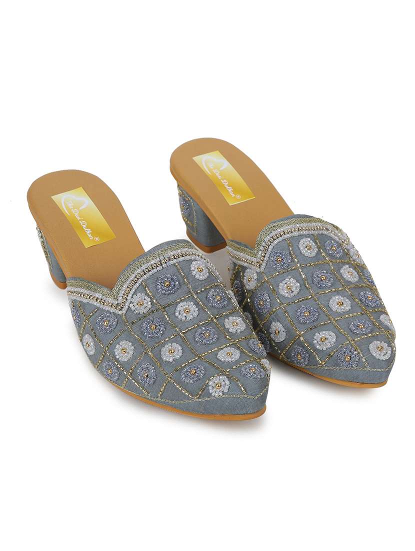 women embellished ethnic sandal - 19418247 -  Standard Image - 3