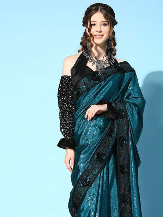 blue cotton blend printed saree with blouse - 19473392 -  Standard Image - 3