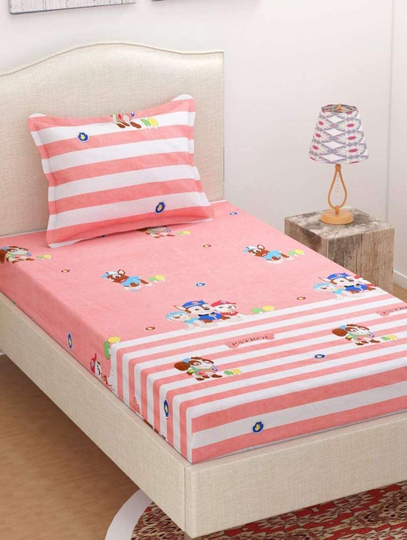 printed bed sheet with pillow cover