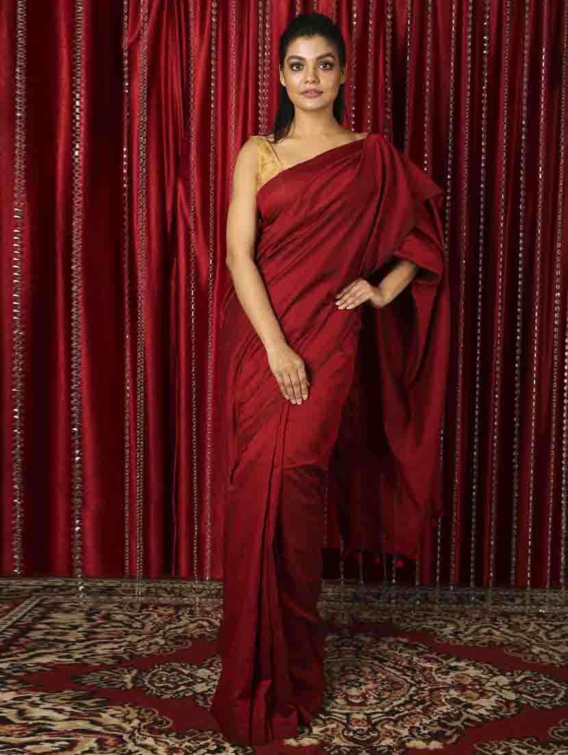 women's solid maroon colored saree with blouse