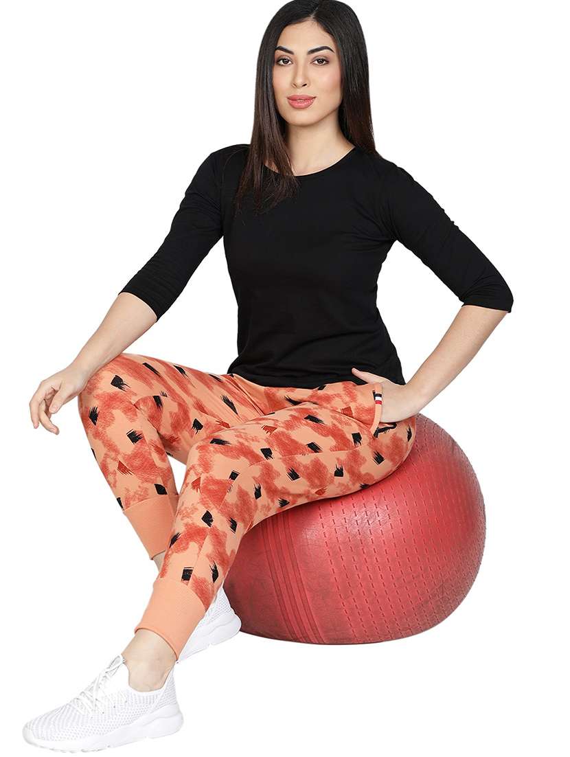 mid rise printed jogger - 19503450 - Standard Image - 3
