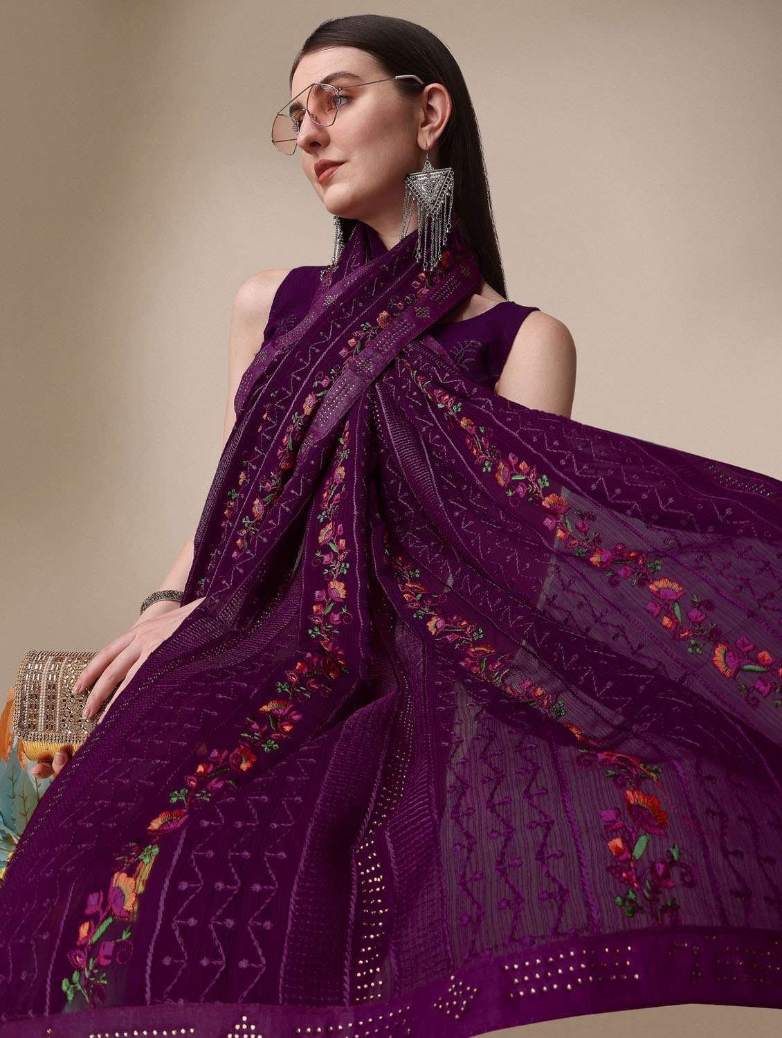 women's embroidered saree with blouse - 19533469 - Standard Image - 3