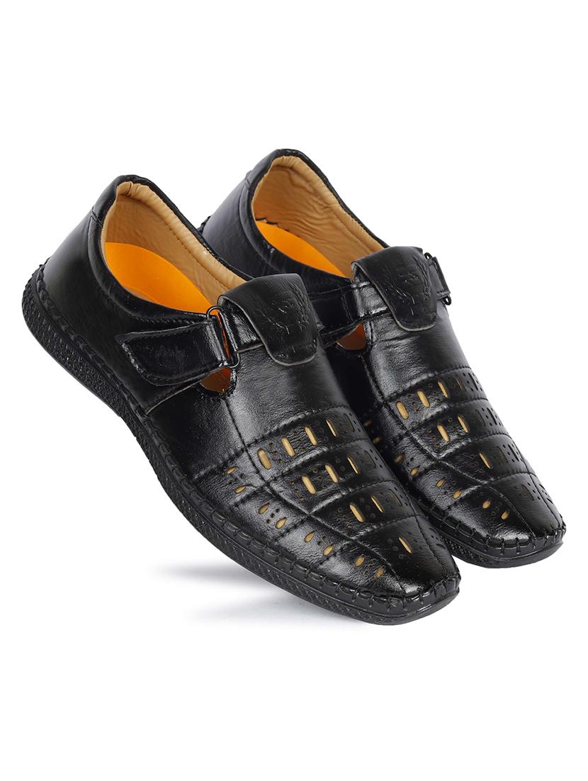 men's solid slip on sandal - 19539160 - Standard Image - 3