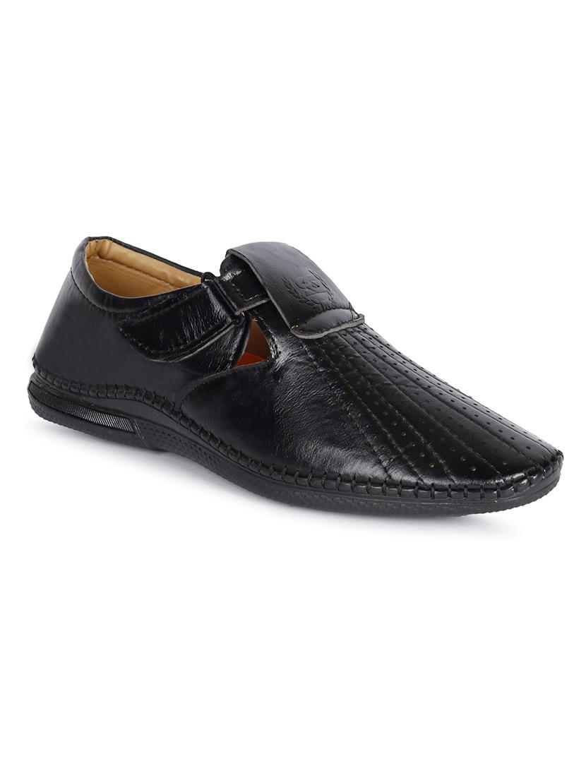 men's solid slip on sandal - 19539163 - Zoom Image - 0