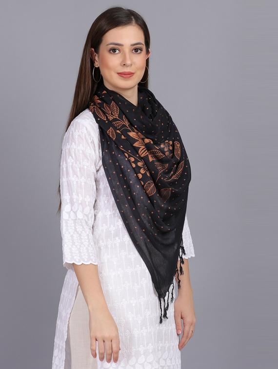 black printed dupatta - 19565937 - Standard Image - 3