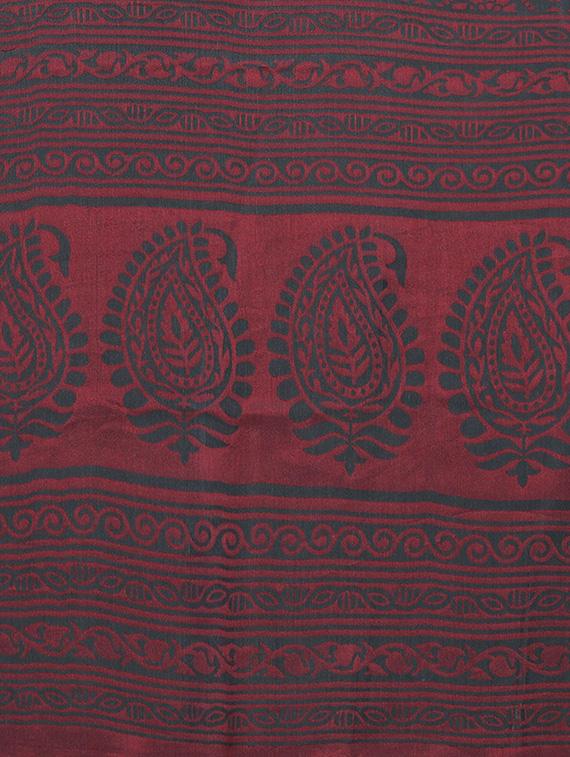 maroon woven self design saree with blouse with blouse - 19568406 - Standard Image - 3