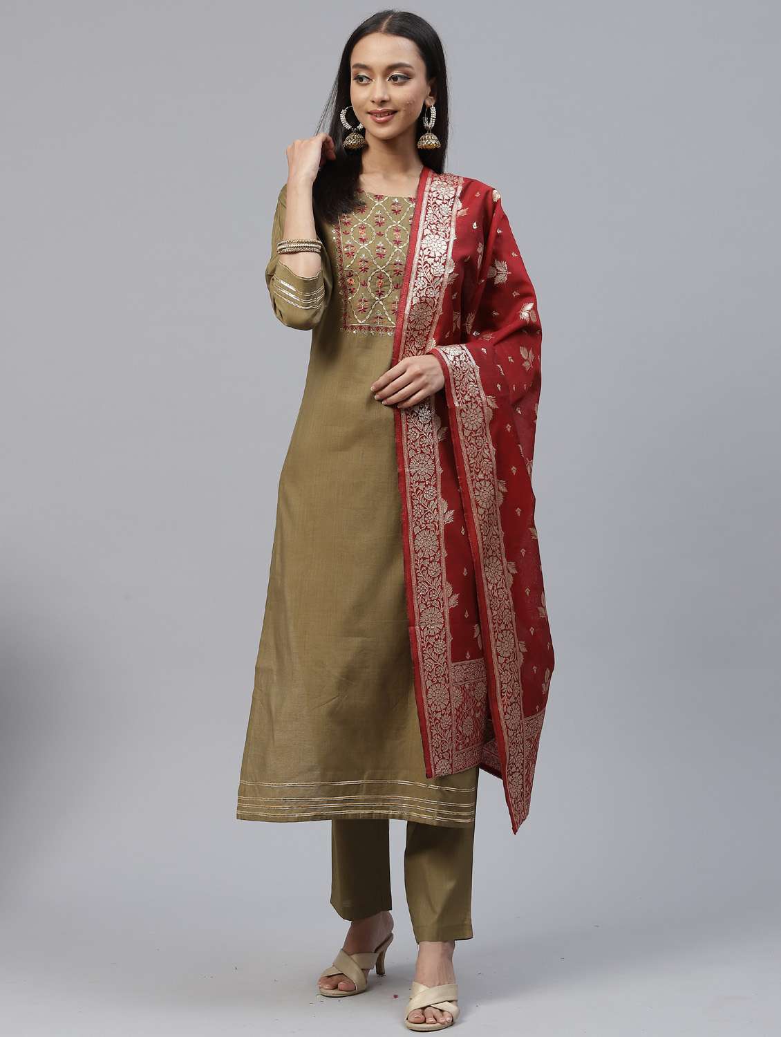 round neck kurta pants set with dupatta