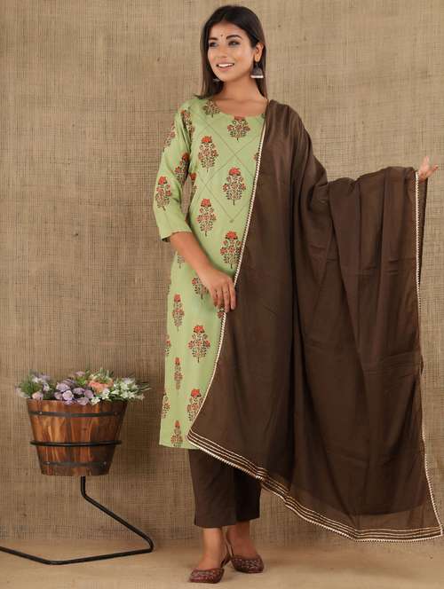 printed suit set - 19577823 - Standard Image - 0