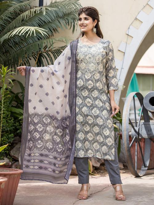 embroidered suit set - 19577824 -  Standard Image - 0