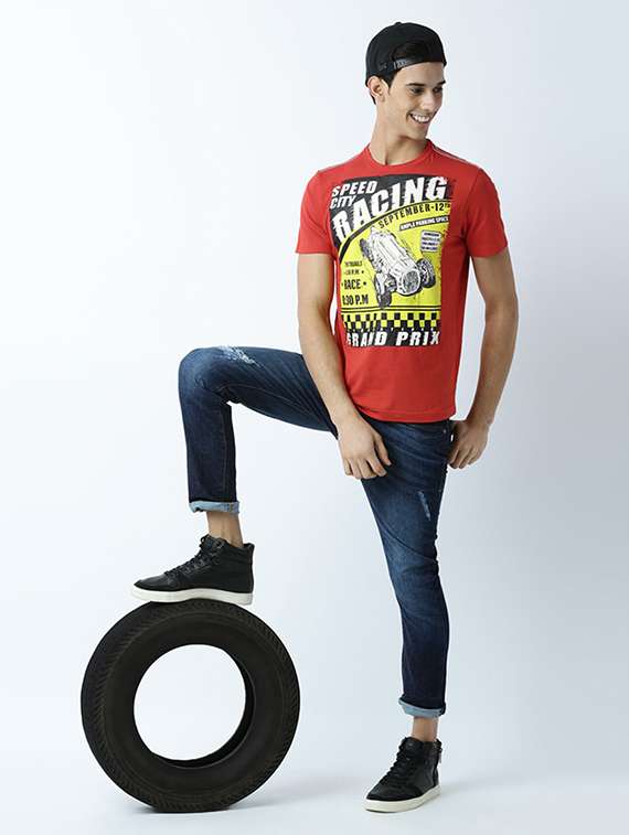 red printed cotton blend regular t-shirt - 19581525 -  Standard Image - 3