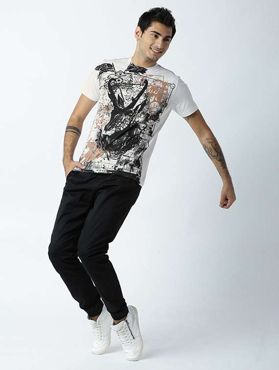 round neck printed regular t-shirt - 19581554 -  Standard Image - 3