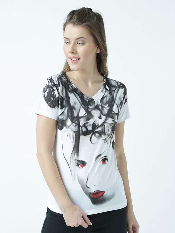 women's front print v neck t-shirt