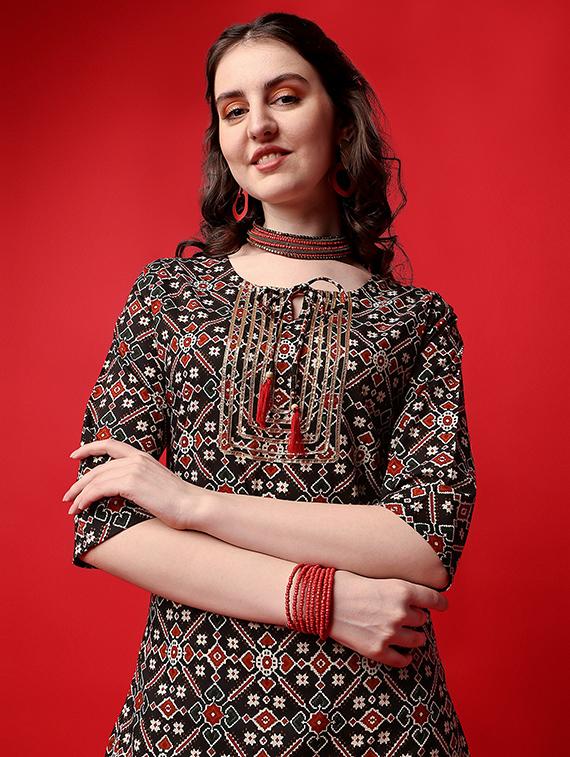 key hole neck straight kurta - 19595639 - Standard Image - 5