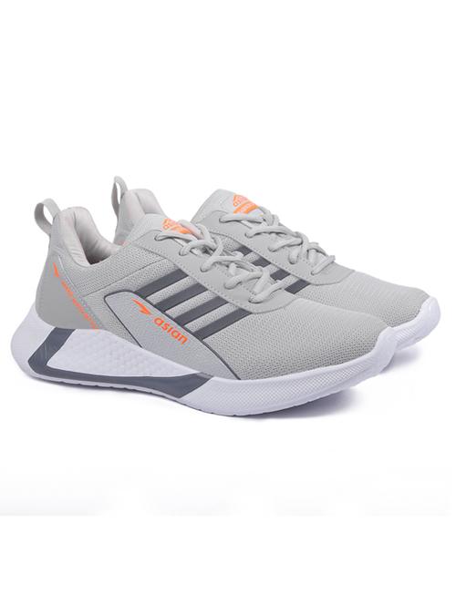 men lace up sports shoes - 19607959 - Standard Image - 0