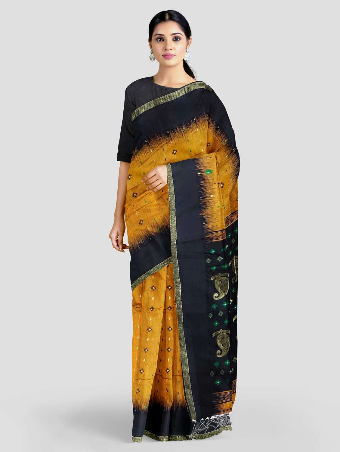 women self design handloom saree - 19617224 - Zoom Image - 0