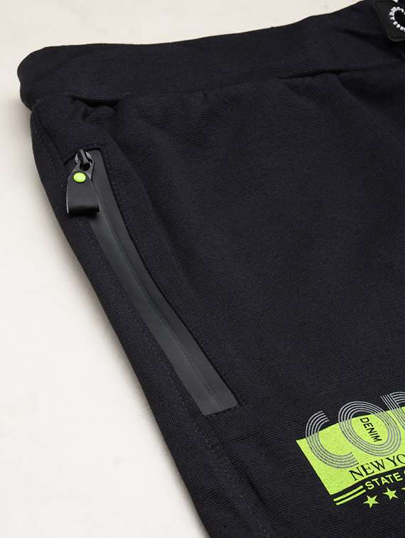 black solid sports short - 19622631 -  Standard Image - 5