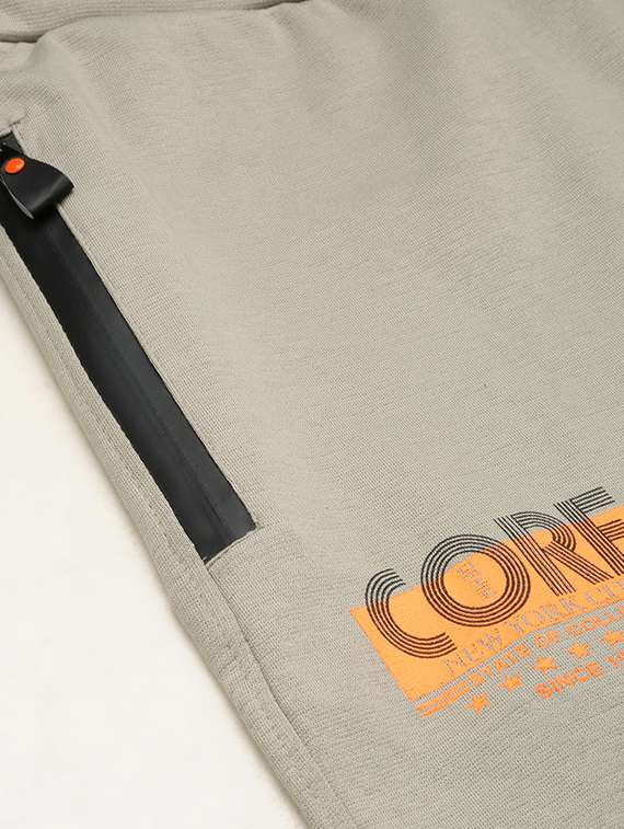 green solid sports short - 19622633 -  Standard Image - 5