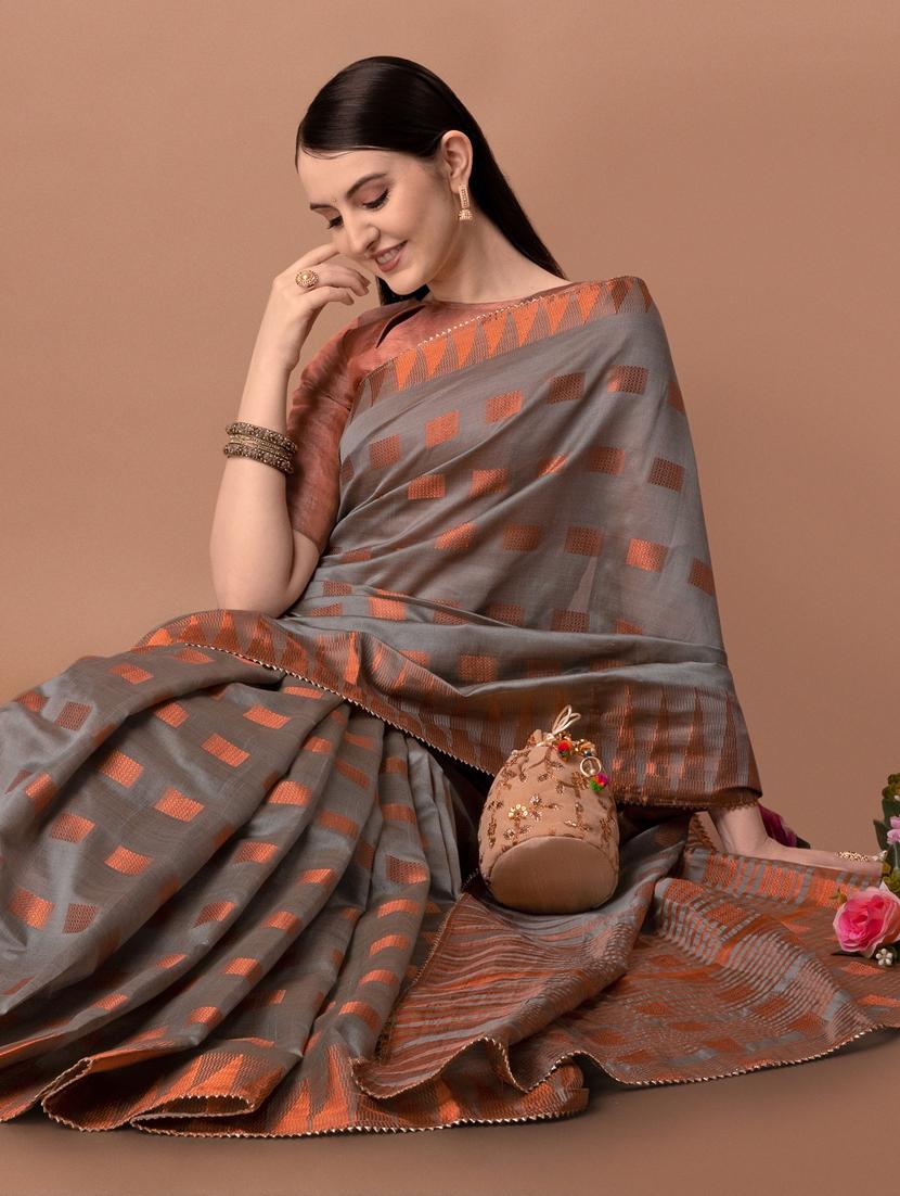 solid with borders handloom saree with blouse - 19626275 - Standard Image - 3