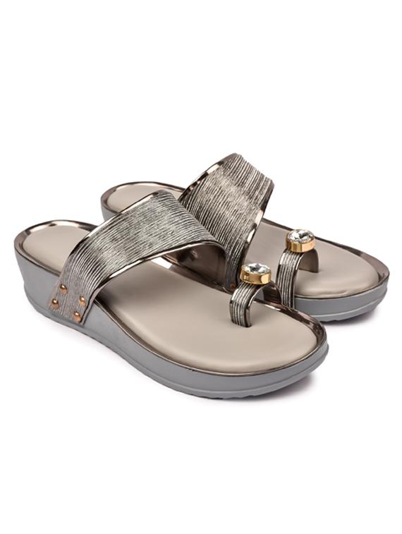reezz's trendy collections of wedges sandal for women & girls. - 19643596 - Zoom Image - 0