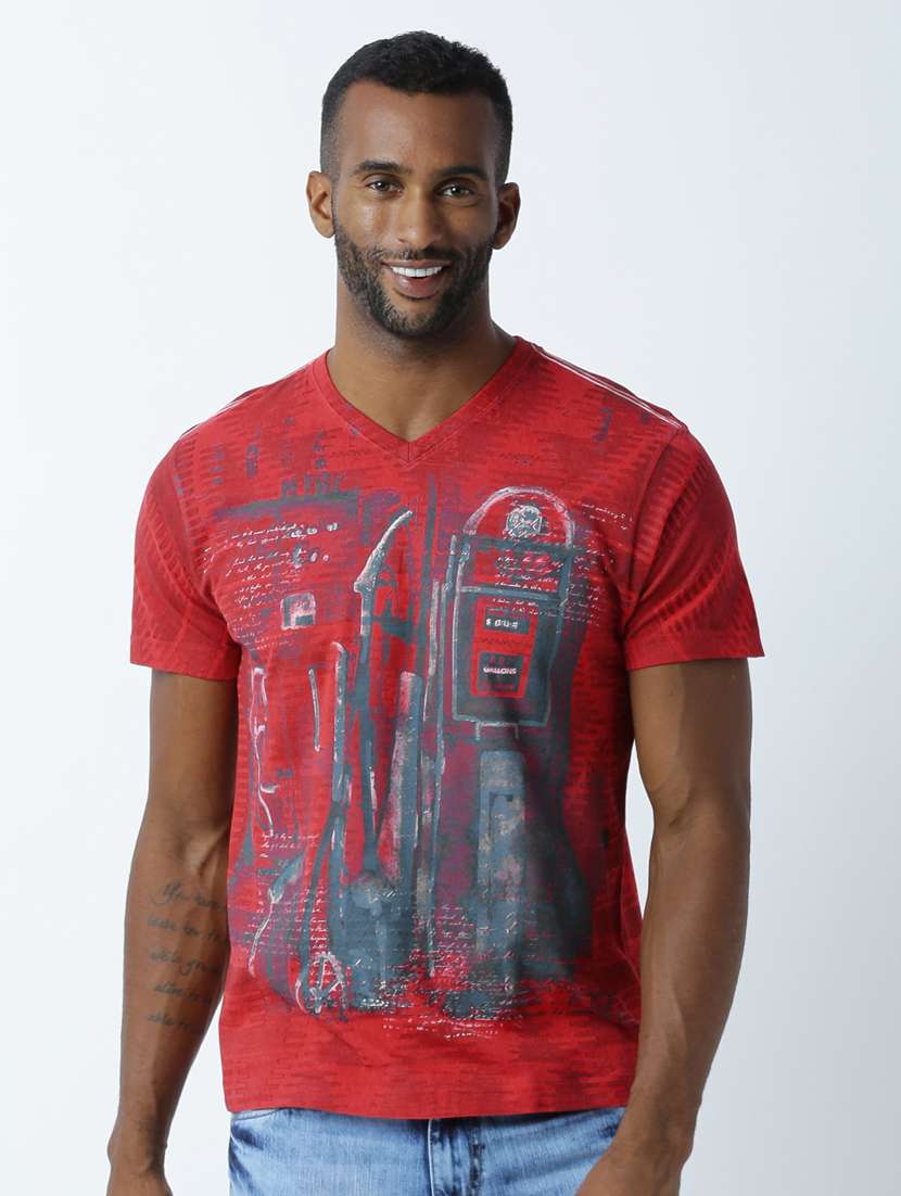 men v neck front print t-shirt