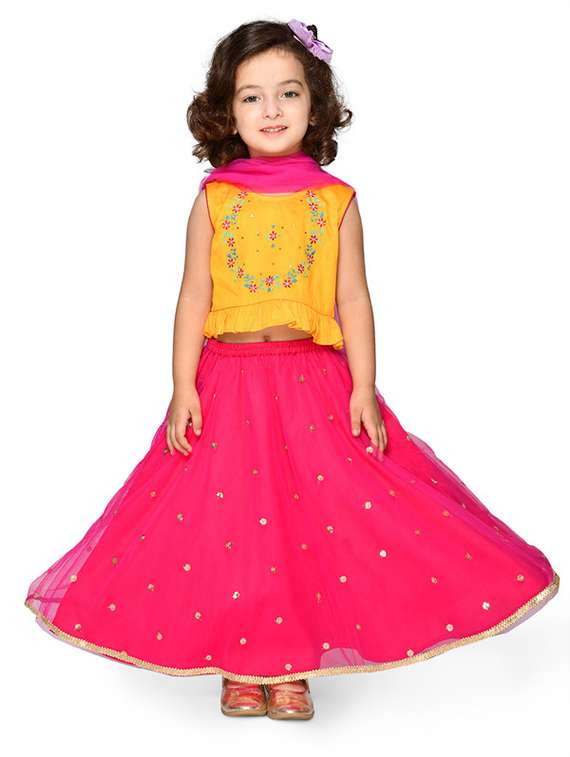 girl lehenga choli with dupatta