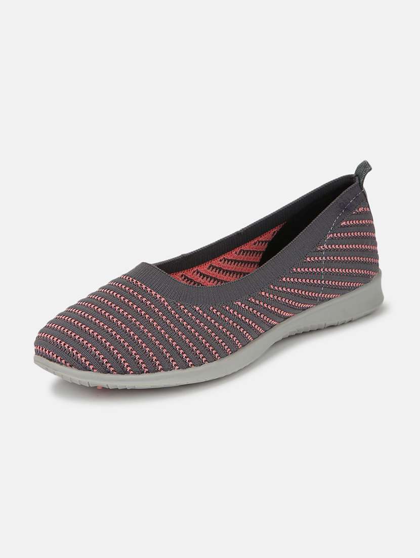 women slip on ballerina