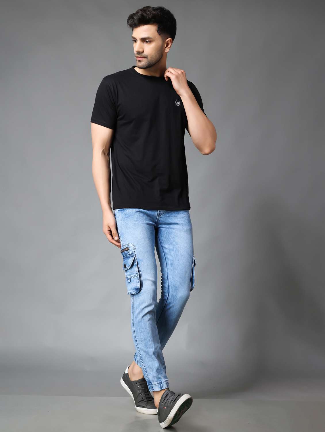 men solid low rise cargo - 19697405 - Standard Image - 5
