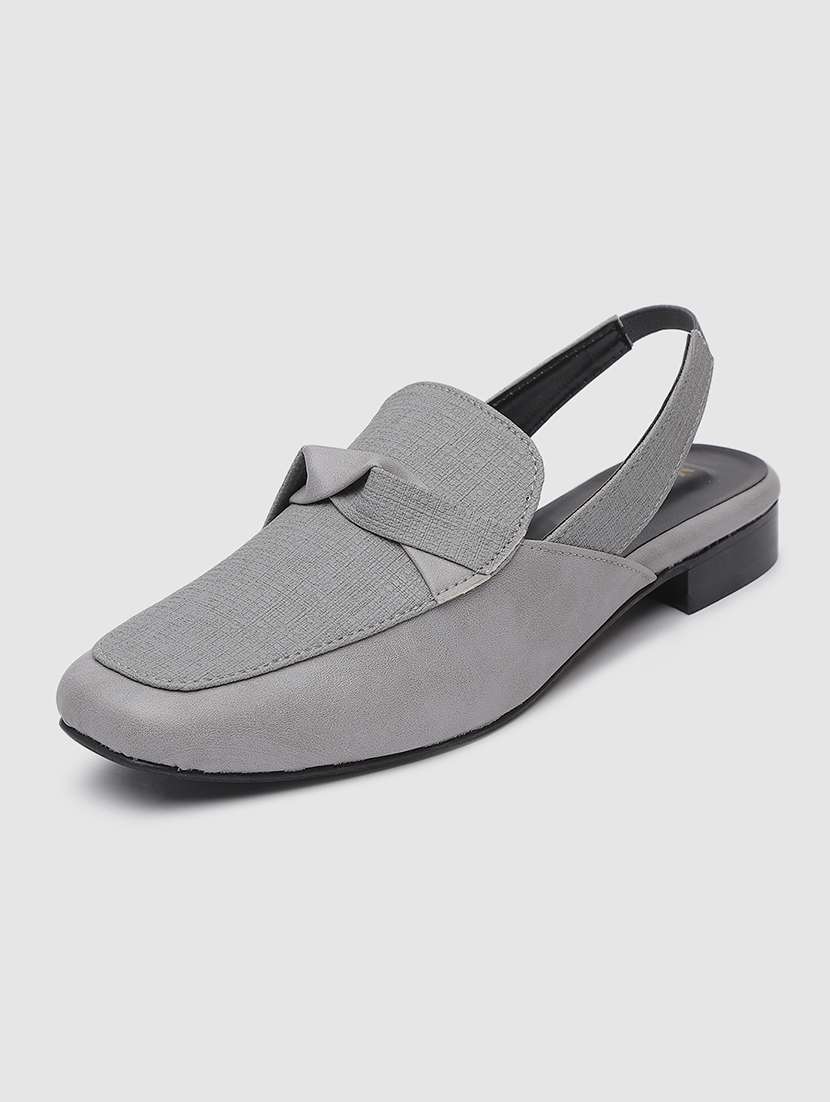 women grey solid back strap flat sandals