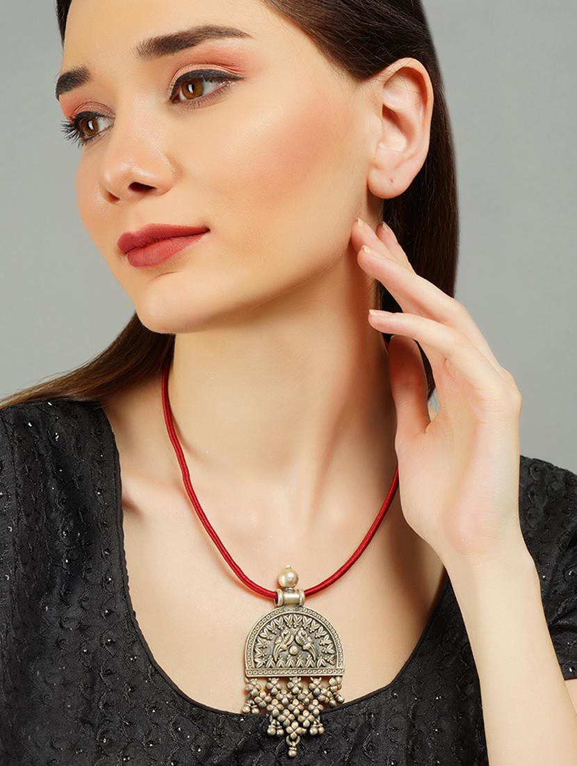 silver brass short necklace - 19755181 - Standard Image - 3