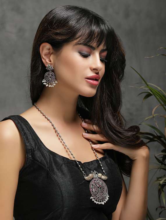 pink tone brass oxidised long necklaces and earring  - 19755324 -  Standard Image - 3