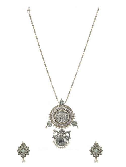 sliver brass oxidised long necklaces and earring  - 19755328 -  Standard Image - 0