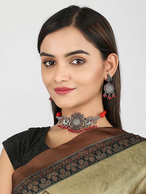 red tone brass oxidised choker necklaces and earring  - 19755352 -  Standard Image - 3