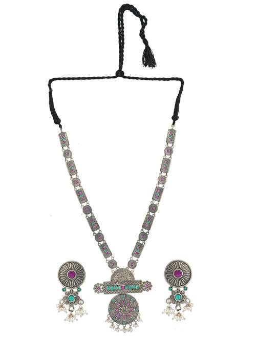 sliver brass oxidised long necklaces and earring  - 19768270 -  Standard Image - 0