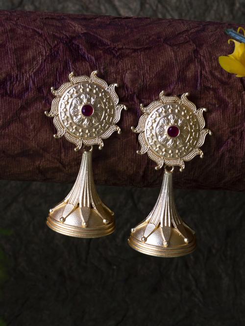 gold brass drop earring - 19768348 -  Standard Image - 0