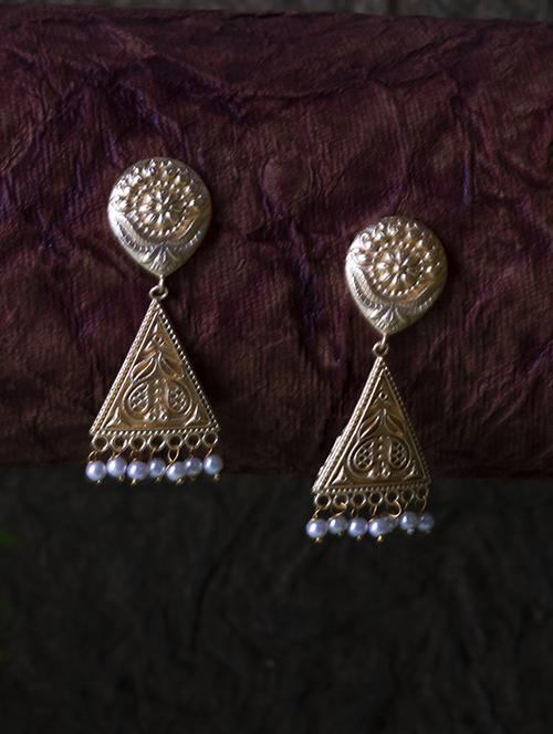 gold brass drop earring - 19768349 -  Standard Image - 0