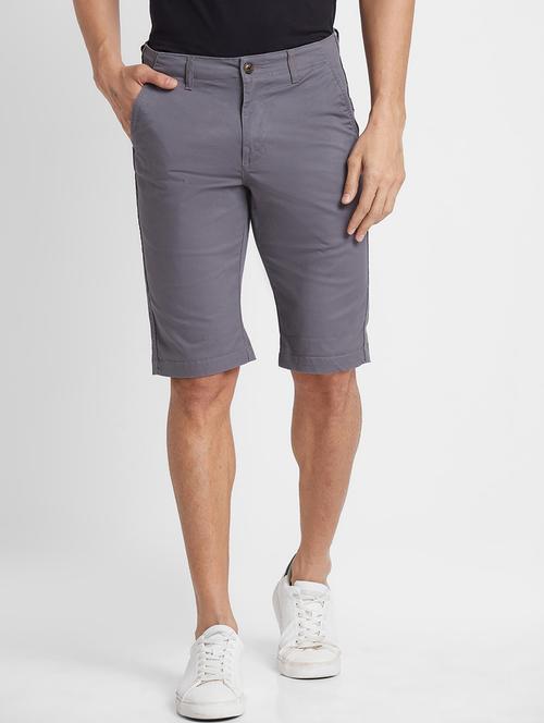 globus men grey solid stretchable slim fit knee length chino shorts - 19782553 - Standard Image - 0