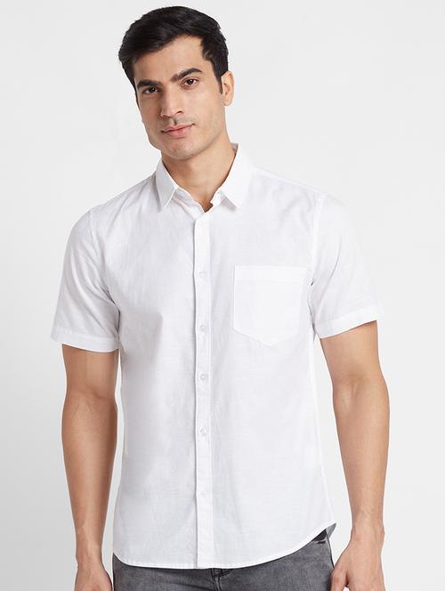 globus men white regular fit spread collar pure cotton casual shirt - 19782665 - Standard Image - 0