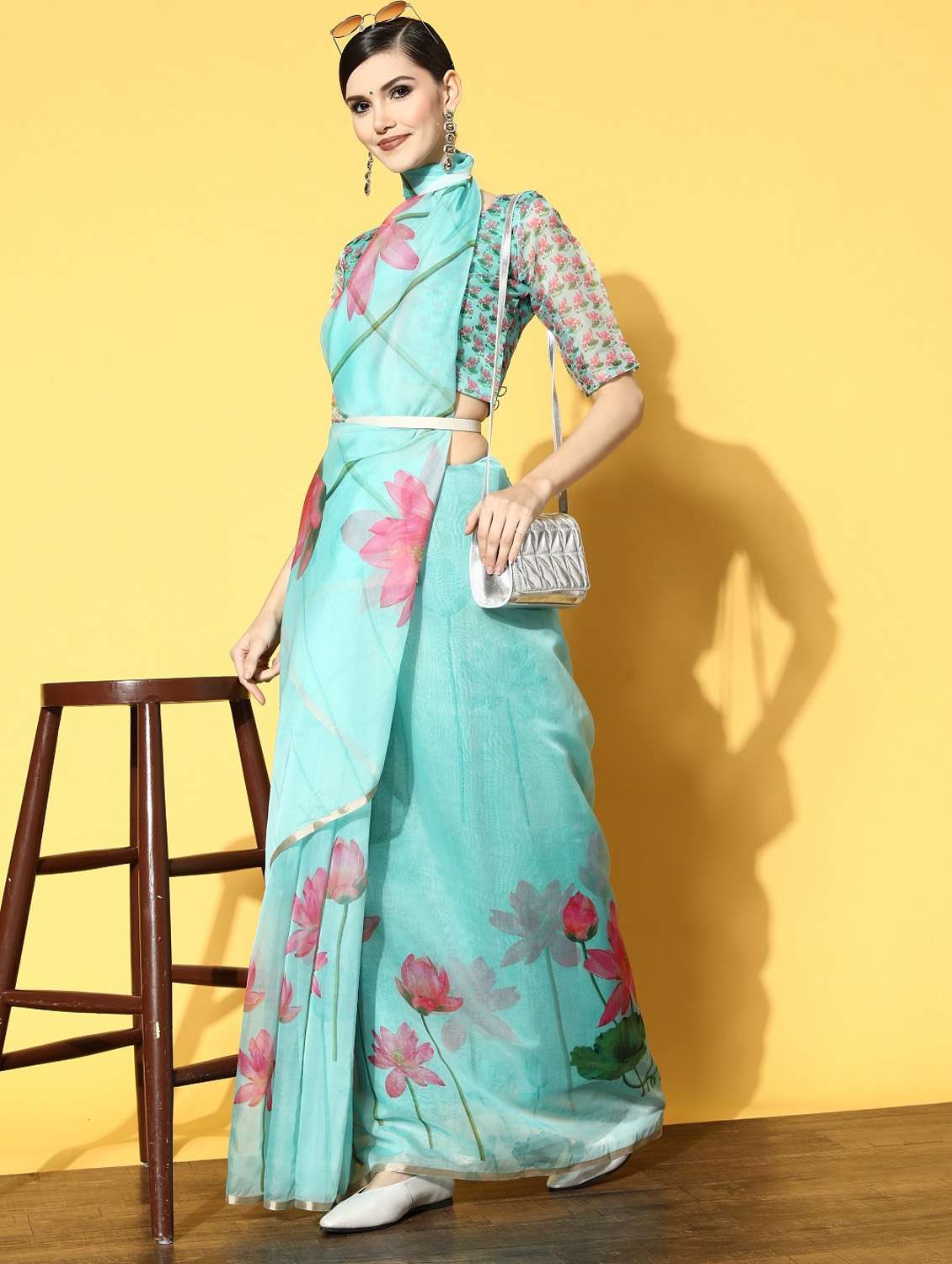 women's floral aqua blue colored saree - 19784180 -  Zoom Image - 0