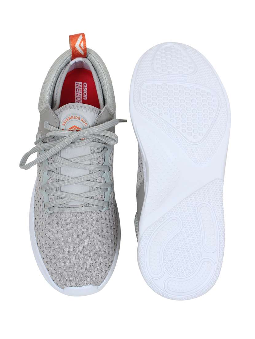 men lace up sports shoes - 19790649 -  Standard Image - 3