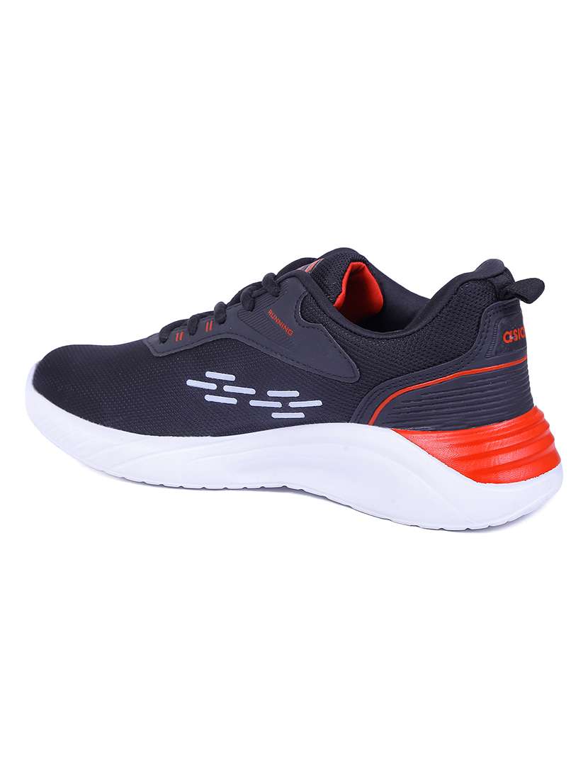 men lace up sports shoes - 19790686 -  Standard Image - 3