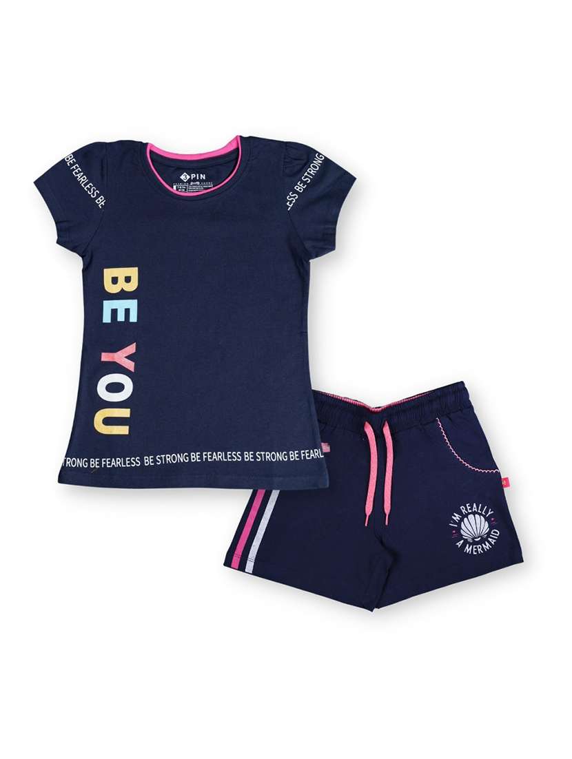 girls round neck typography printed shorts set