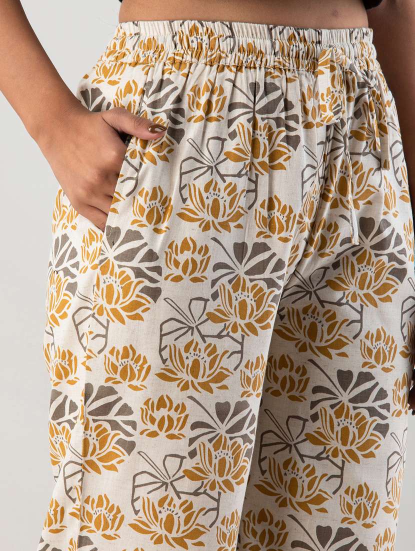 mid rise printed wide leg trouser - 19847182 - Standard Image - 3