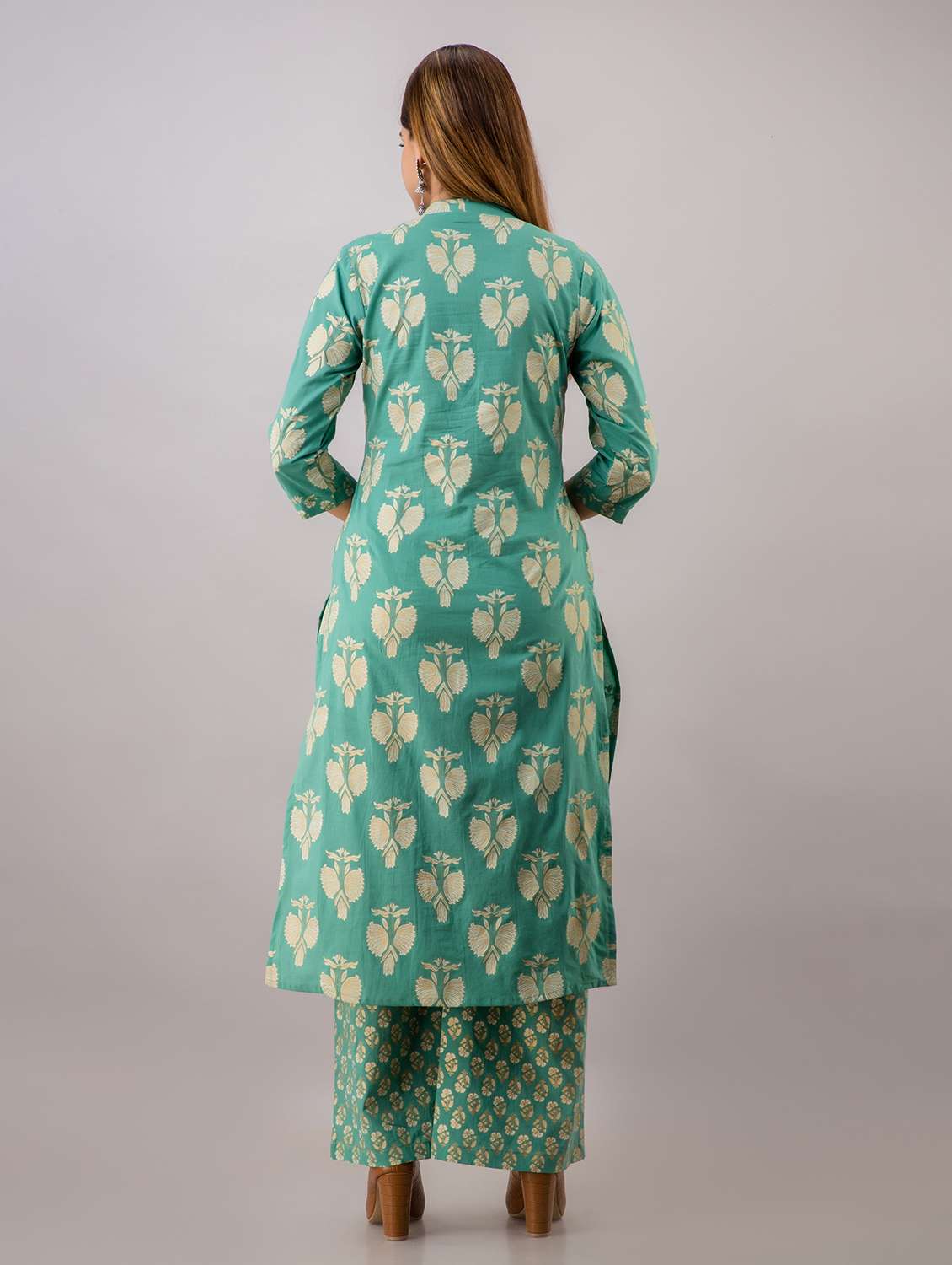 green kurta palazzo set - 19847398 - Standard Image - 3