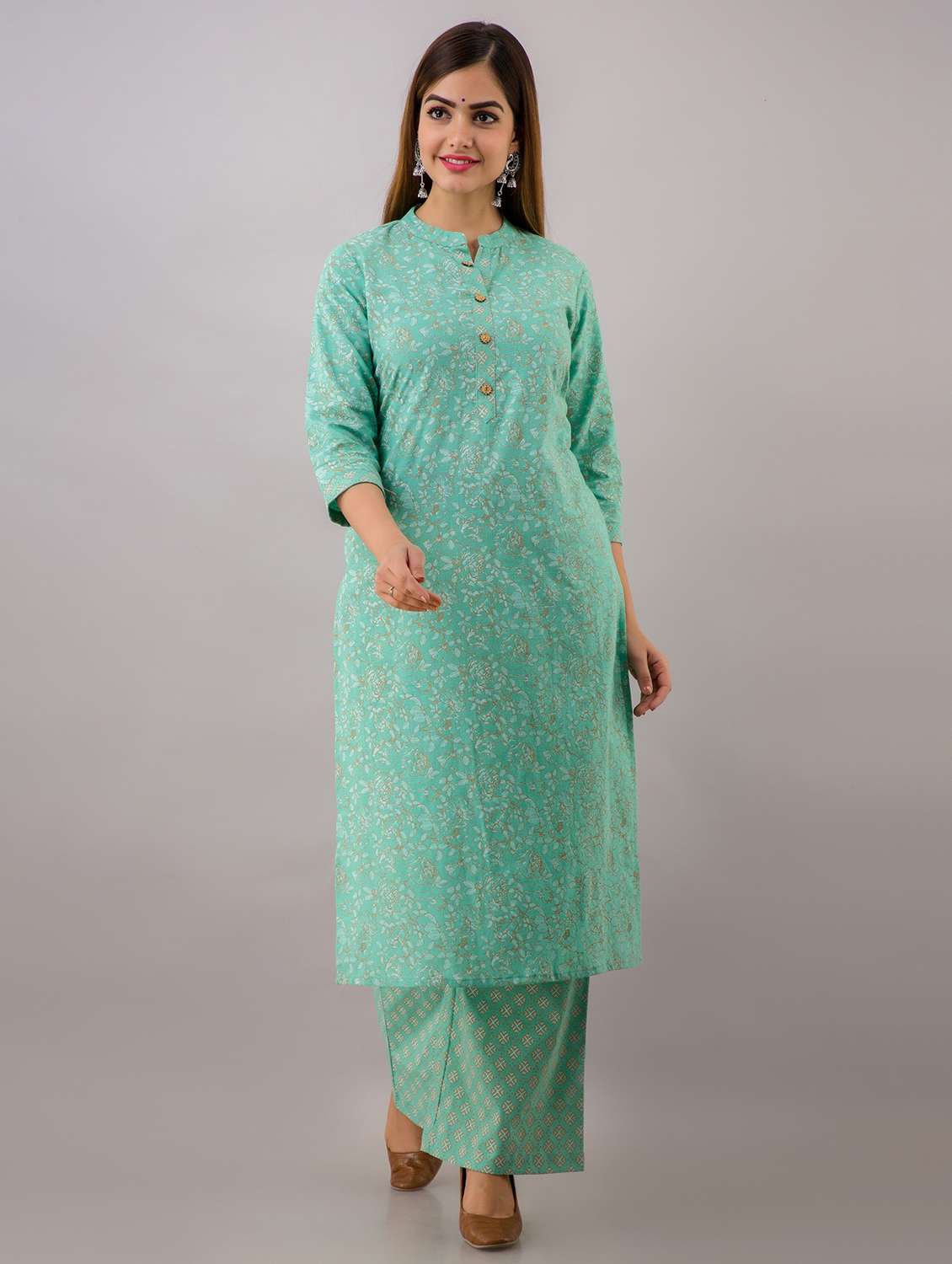 green kurta palazzo set - 19847421 -  Zoom Image - 0