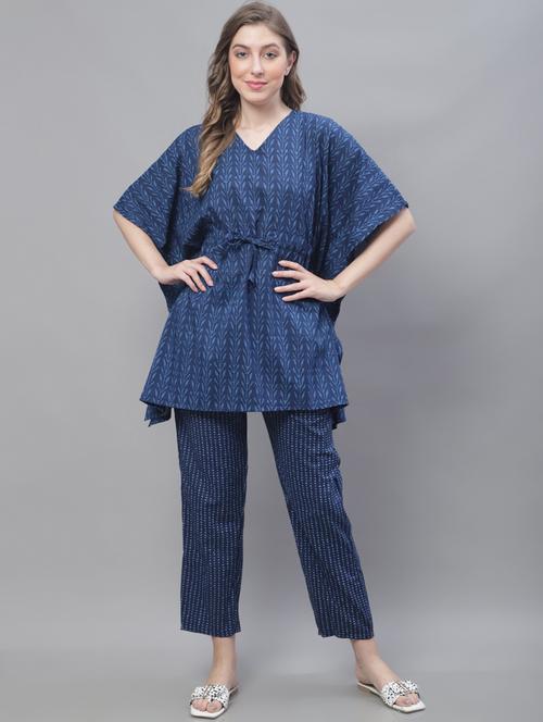 v-neck printed nightwear pyjama set - 19867458 - Standard Image - 0