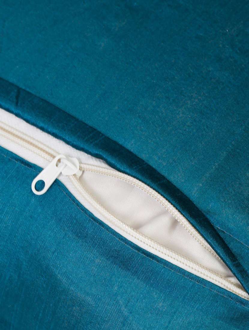 multitex cushion covers set - 19878878 -  Standard Image - 3