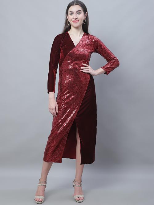 maroon self designed v-neck bodycon dress with front slit - 19889912 - Standard Image - 0