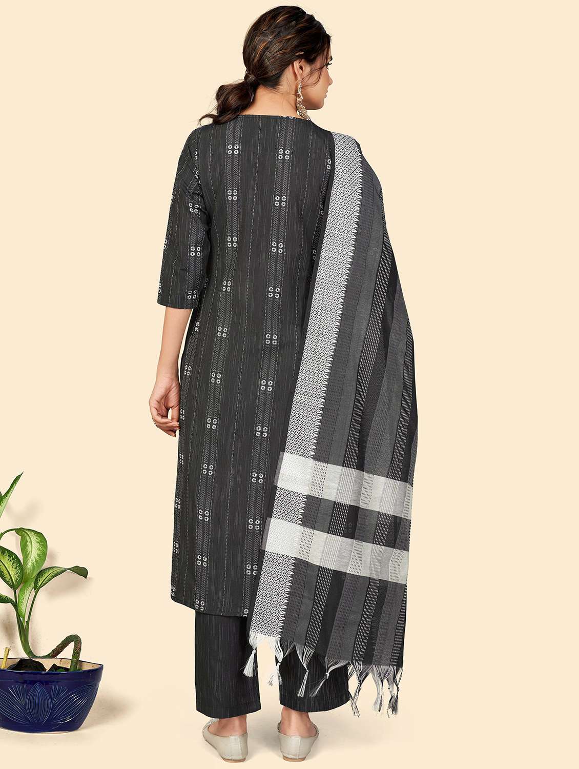 printed kurta dupatta set - 19942822 - Standard Image - 3
