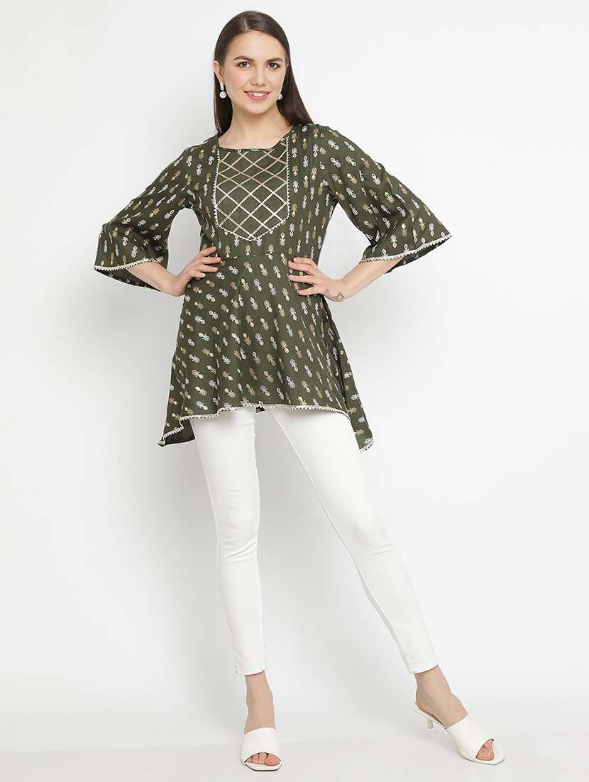 printed asymmetric regular top - 19945734 - Standard Image - 3