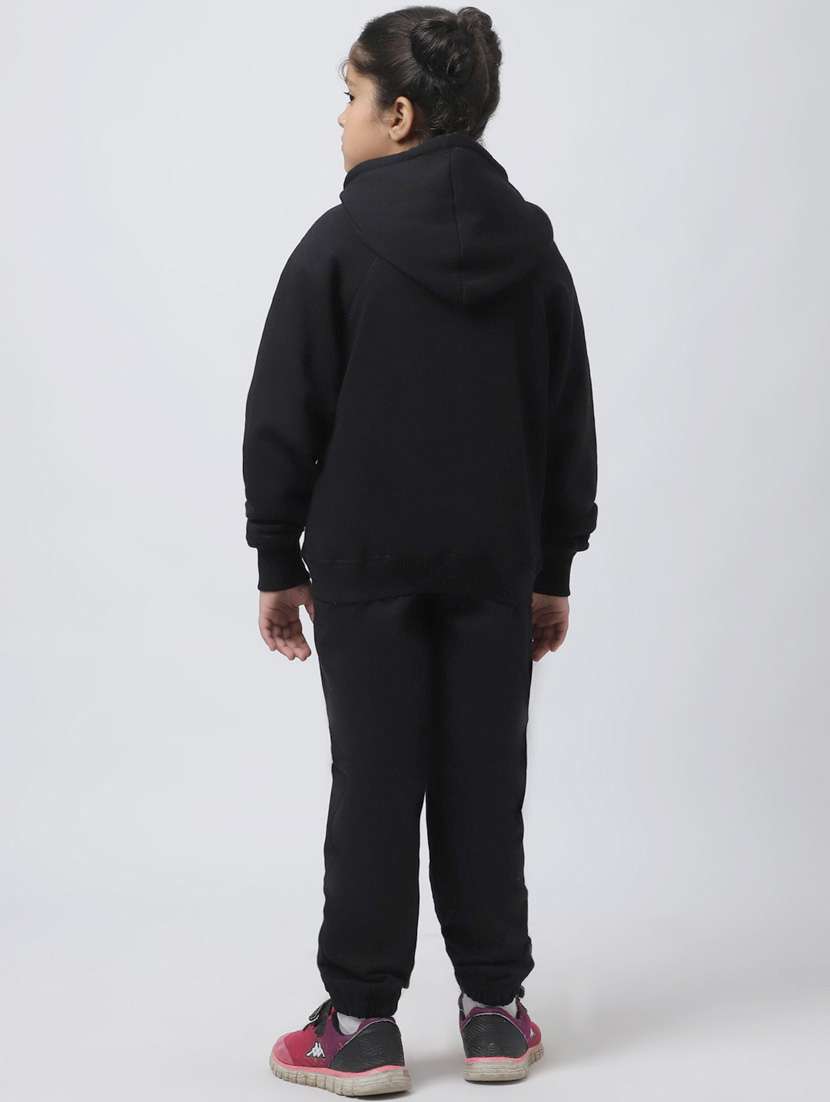 black solid sportswear - 19950907 -  Standard Image - 3